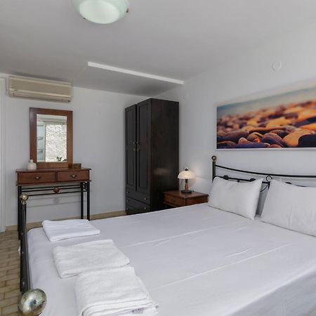 Areti'S Milos Guesthouses Adamantas  Dış mekan fotoğraf