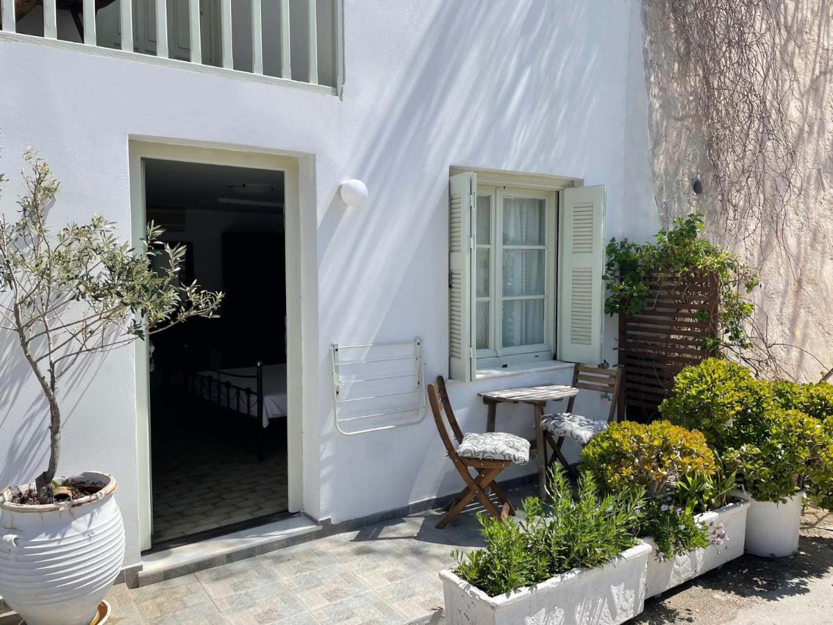 Areti'S Milos Guesthouses Adamantas  Dış mekan fotoğraf
