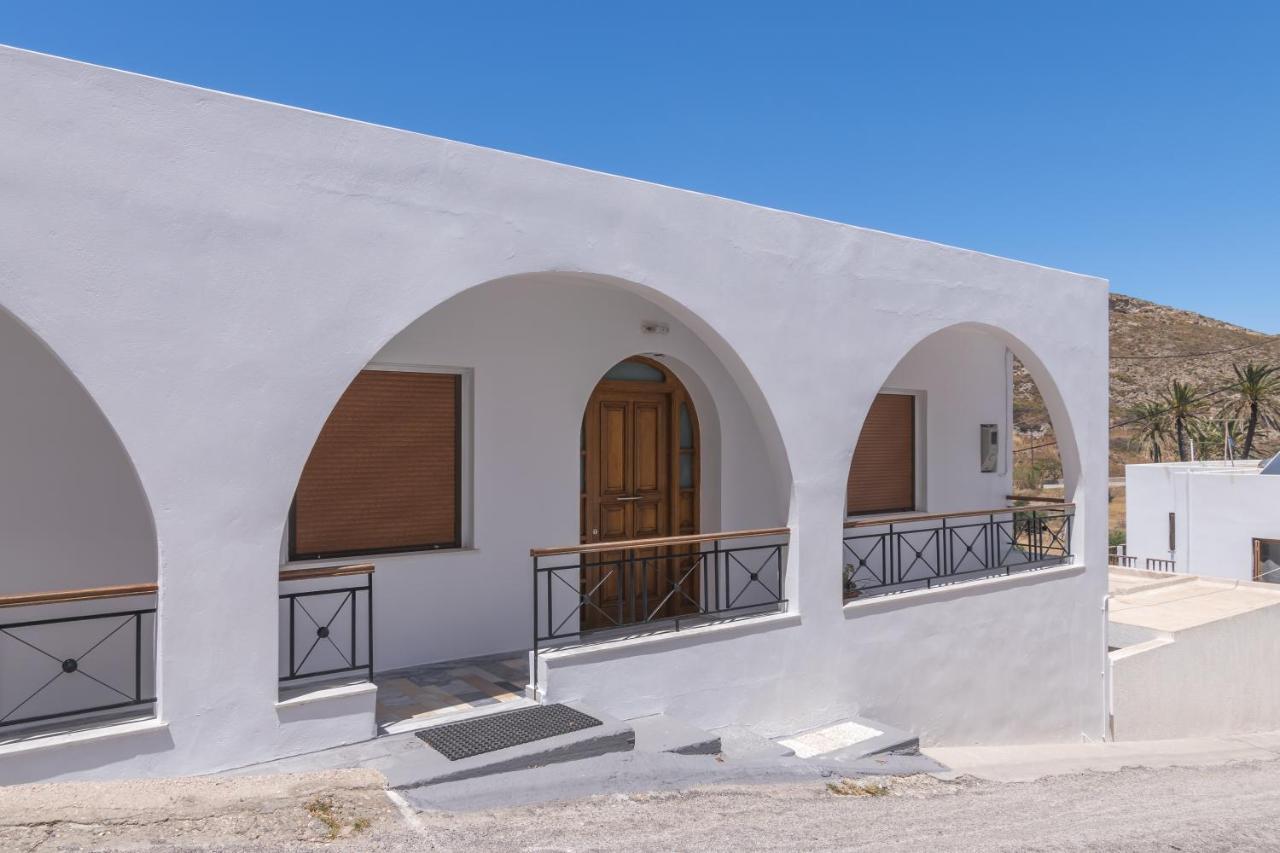 Areti'S Milos Guesthouses Adamantas  Dış mekan fotoğraf