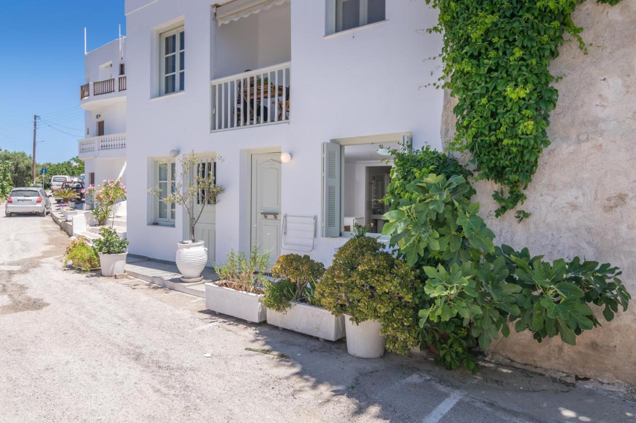 Areti'S Milos Guesthouses Adamantas  Dış mekan fotoğraf