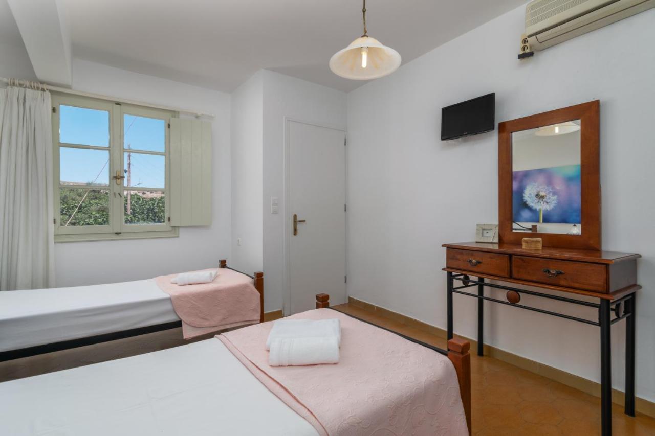 Areti'S Milos Guesthouses Adamantas  Dış mekan fotoğraf