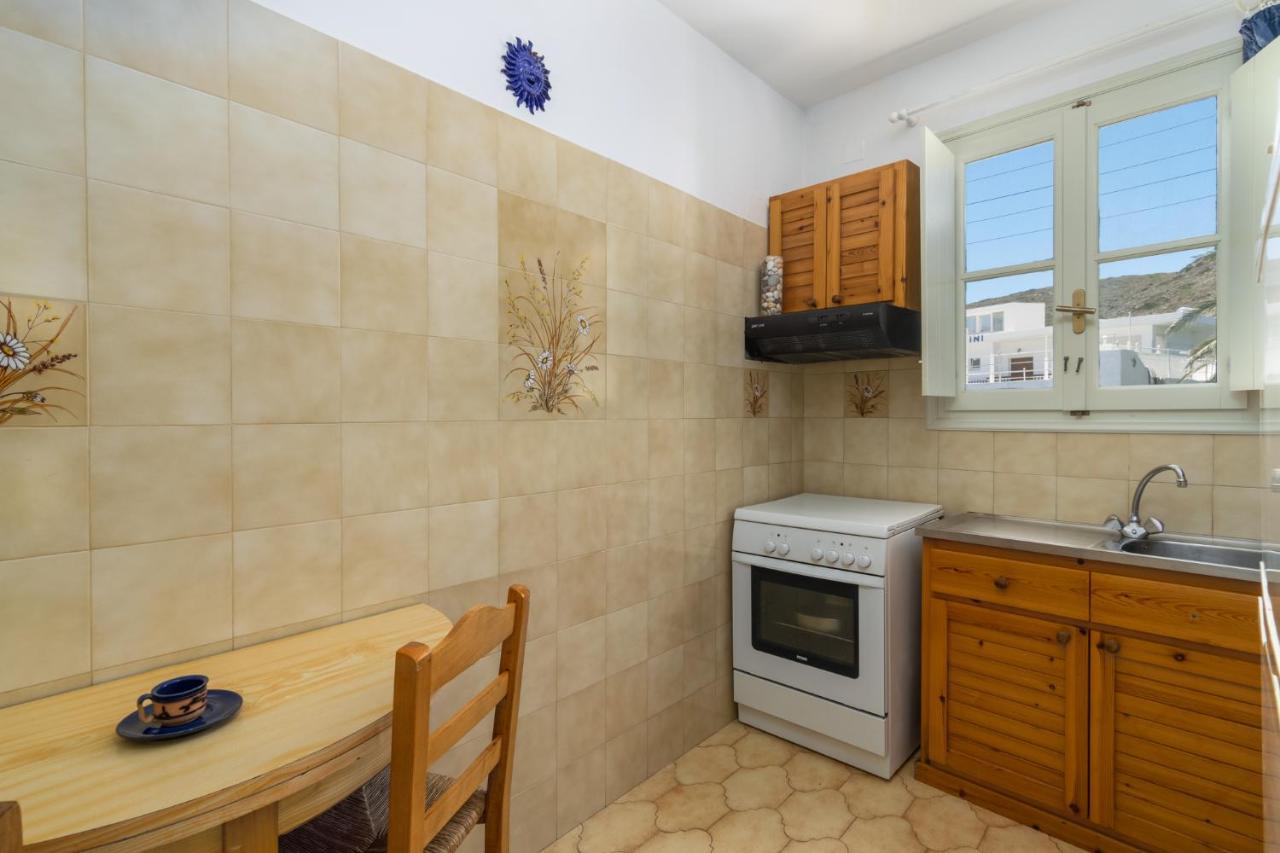 Areti'S Milos Guesthouses Adamantas  Dış mekan fotoğraf
