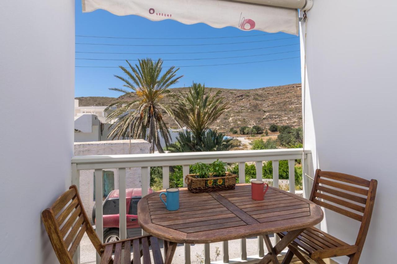 Areti'S Milos Guesthouses Adamantas  Dış mekan fotoğraf