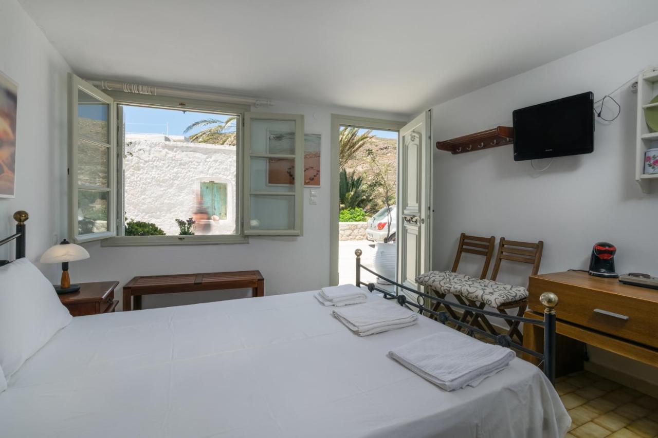 Areti'S Milos Guesthouses Adamantas  Dış mekan fotoğraf